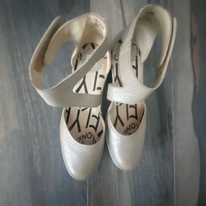 FLY London close toe Concrete color size 38 $160